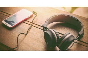 深圳能寄仿牌手機(jī)的國際快遞公司都有誰?