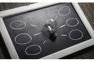 跨境微商賣家發化妝品怎么解決物流難題?