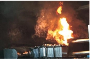 電池貨致香港倉庫火災(zāi)，電池出口或?qū)⒈粐?yán)查